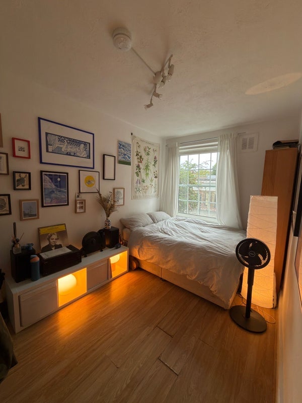 Room Kennington Park Road in Greater London