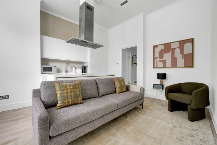 Flat St Quintin Avenue in Greater London