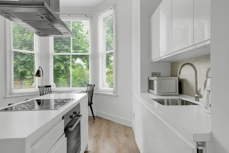 Flat St Quintin Avenue in Greater London