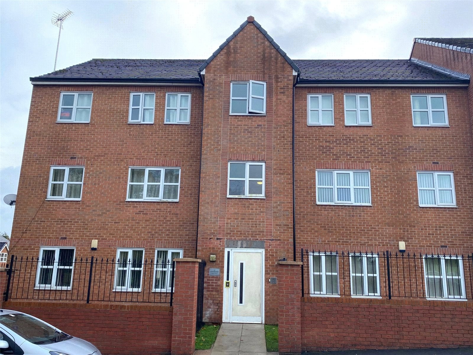 Flat Silchester Drive in Manchester