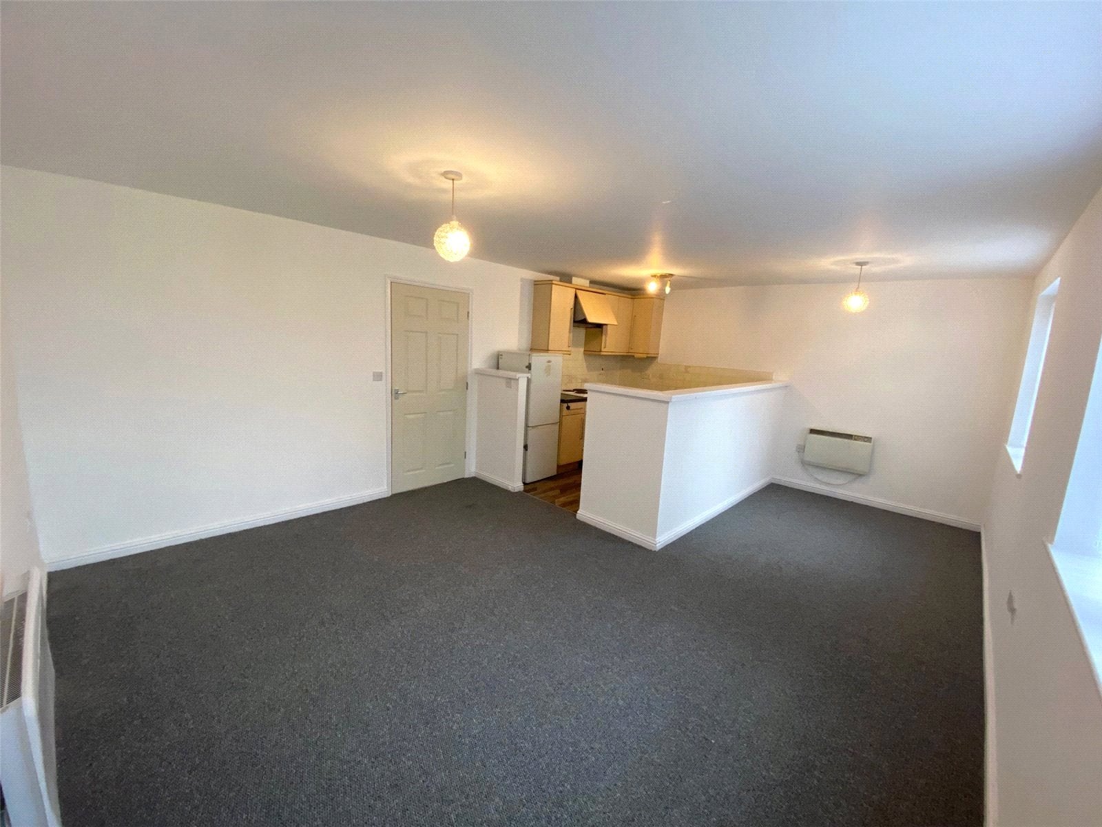 Flat Silchester Drive in Manchester