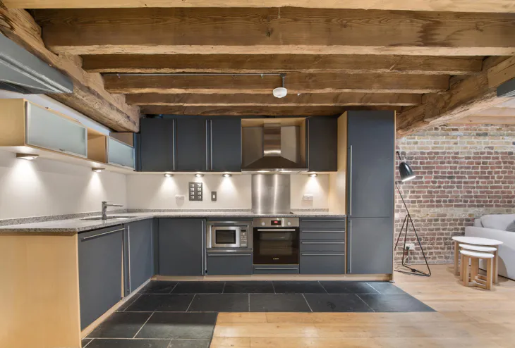 Flat Hertsmere Road in Greater London