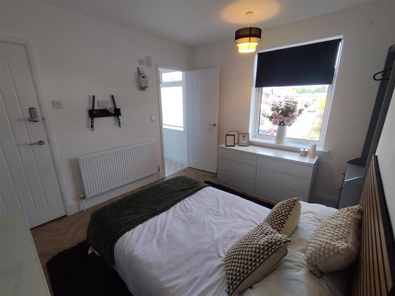 Room Priestsic Road in Ashfield