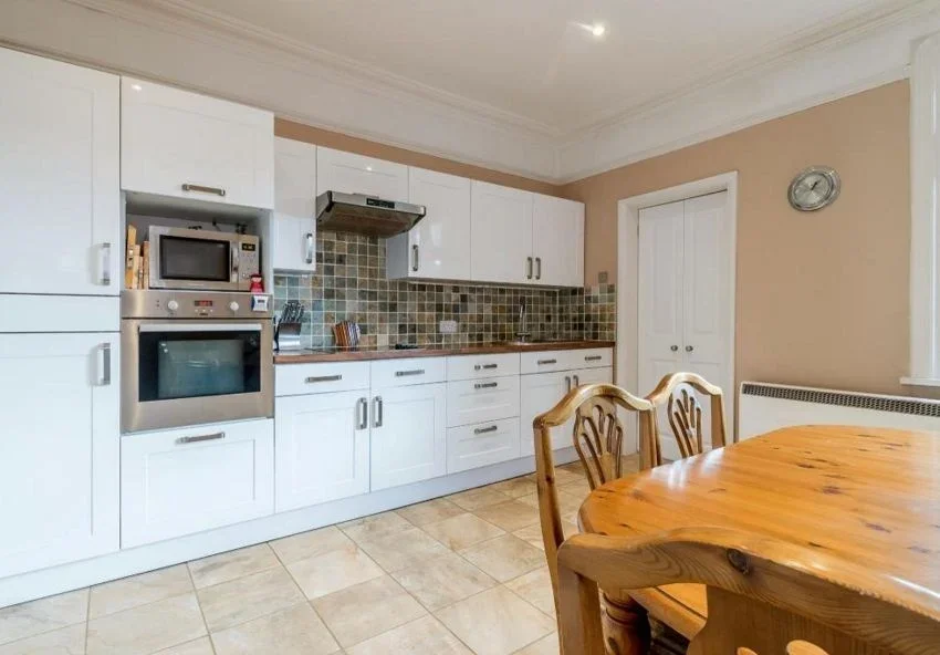 Flat Devonshire Road in Greater London
