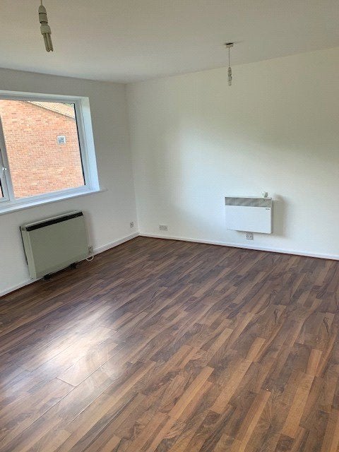 Flat Aurum Close in Reigate and Banstead