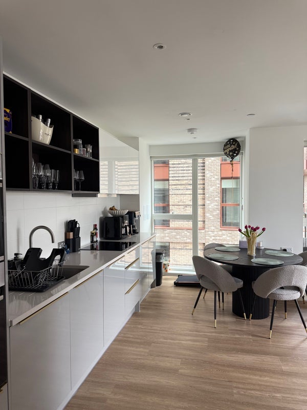 Flat North Woolwich Road in Greater London