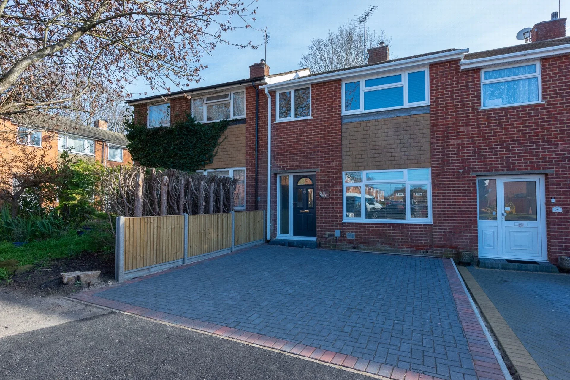 House Shakespeare Gardens in Rushmoor