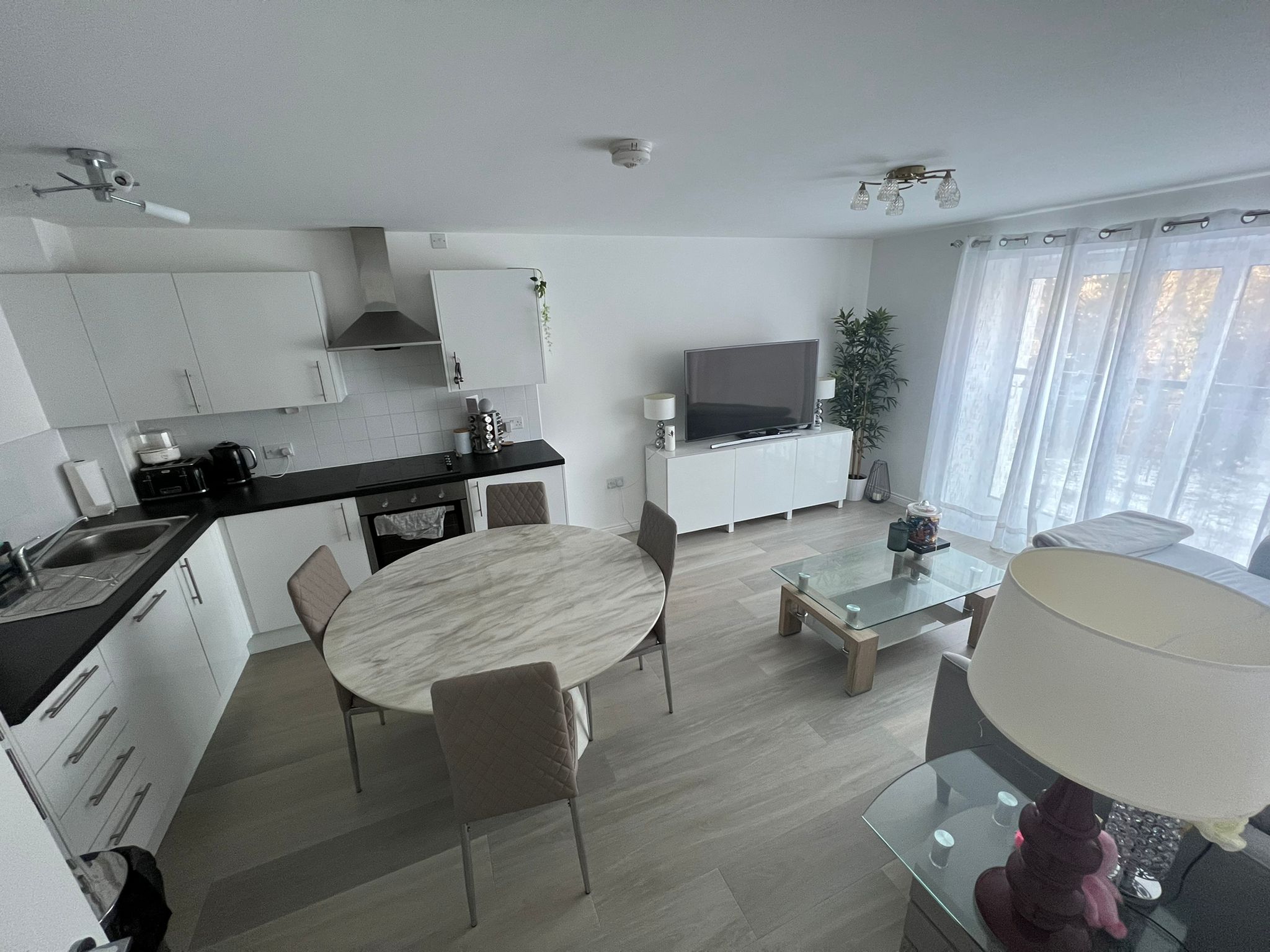 Flat Harrow Close in Bedford