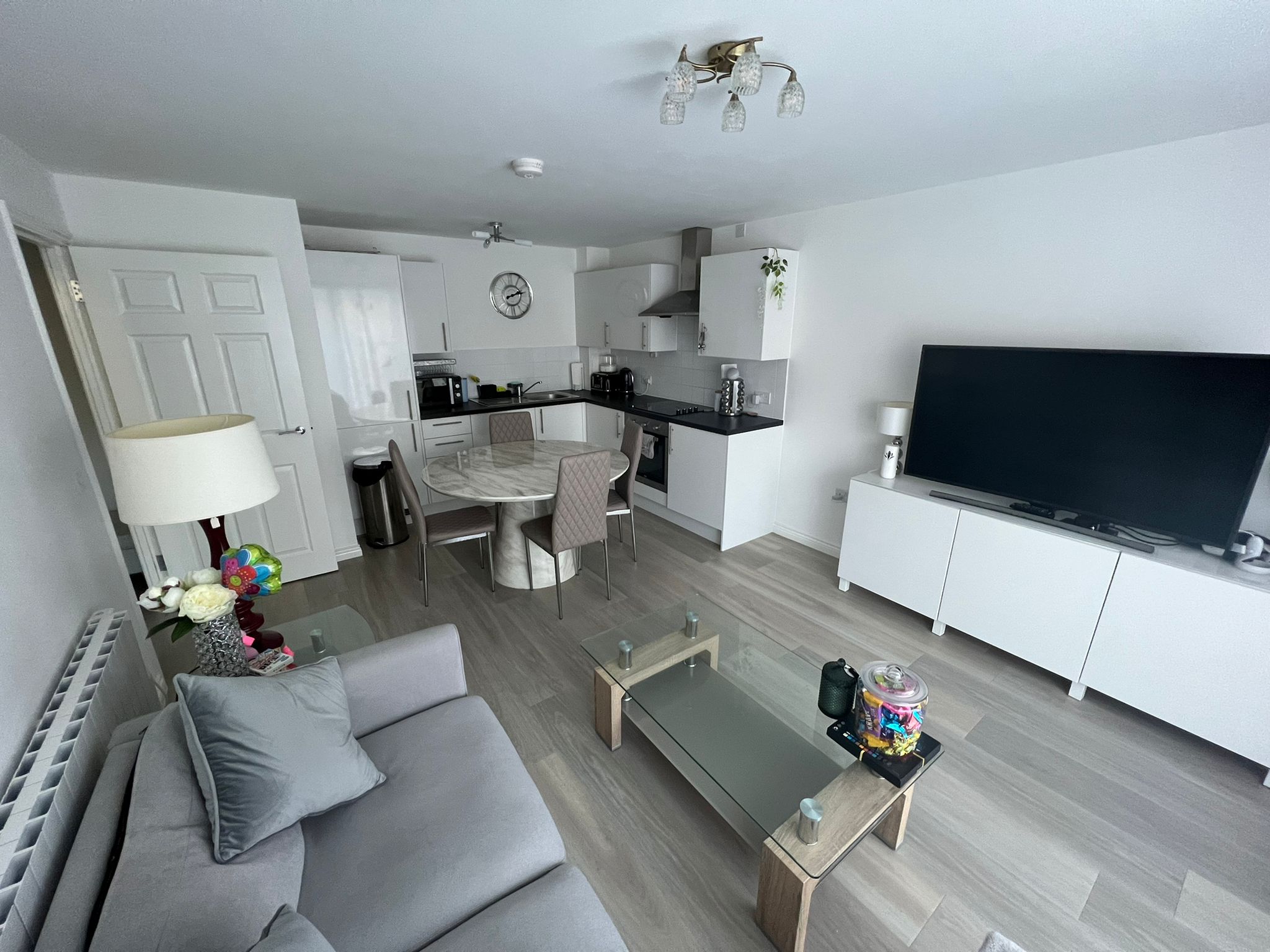 Flat Harrow Close in Bedford