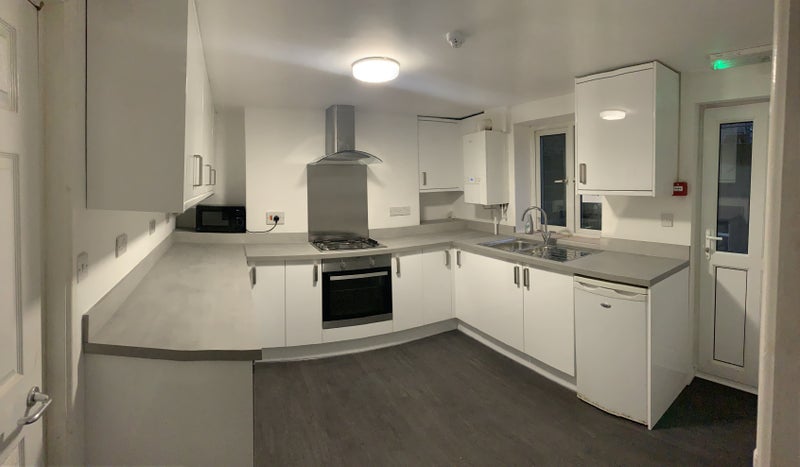Room Kingsley Road in Maidstone