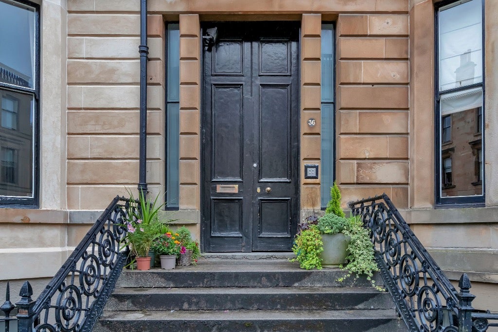 Flat Belmont Street in Glasgow