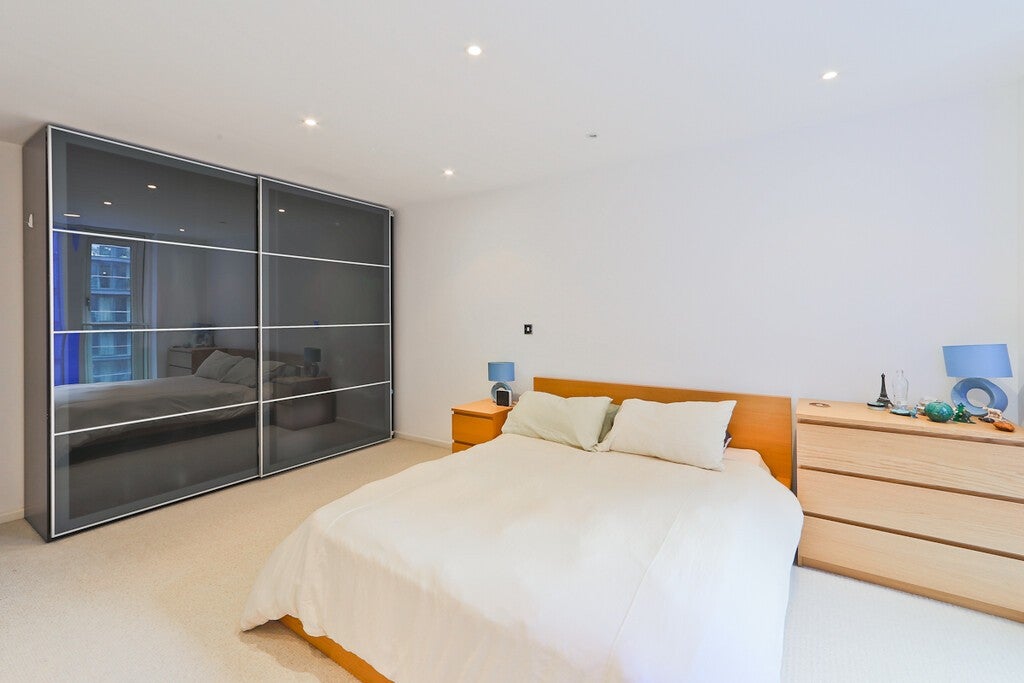 Flat Millharbour in Greater London