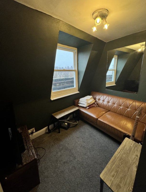 Room Haverstock Hill in Greater London