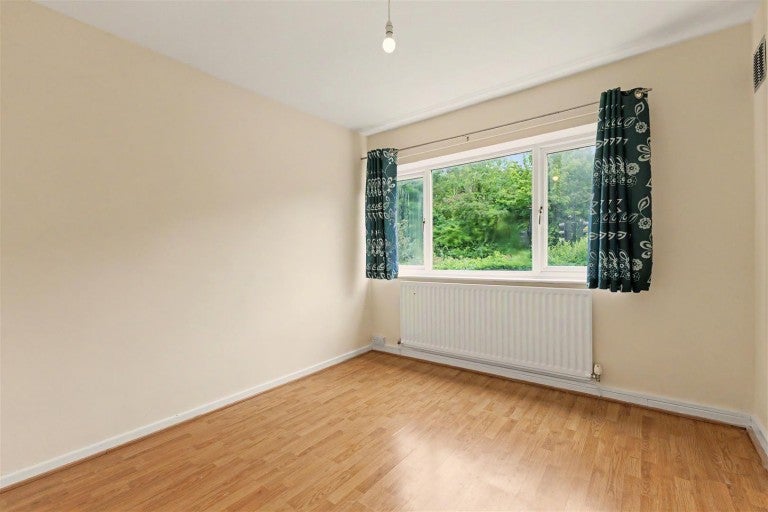 Flat Dalehouse Lane in Kenilworth