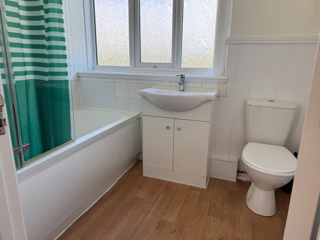 Room Conygre Grove in Bristol