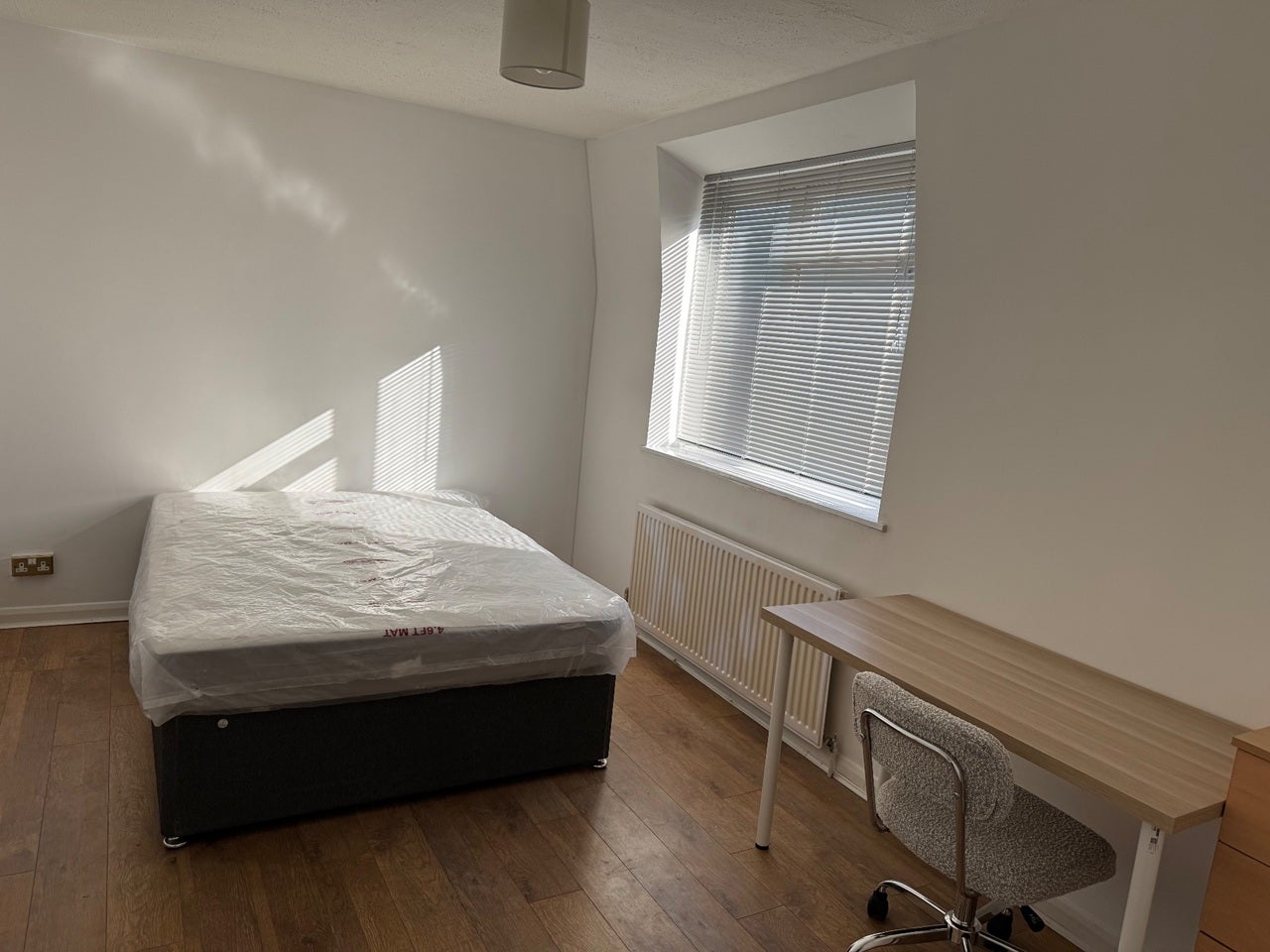 Room Conygre Grove in Bristol