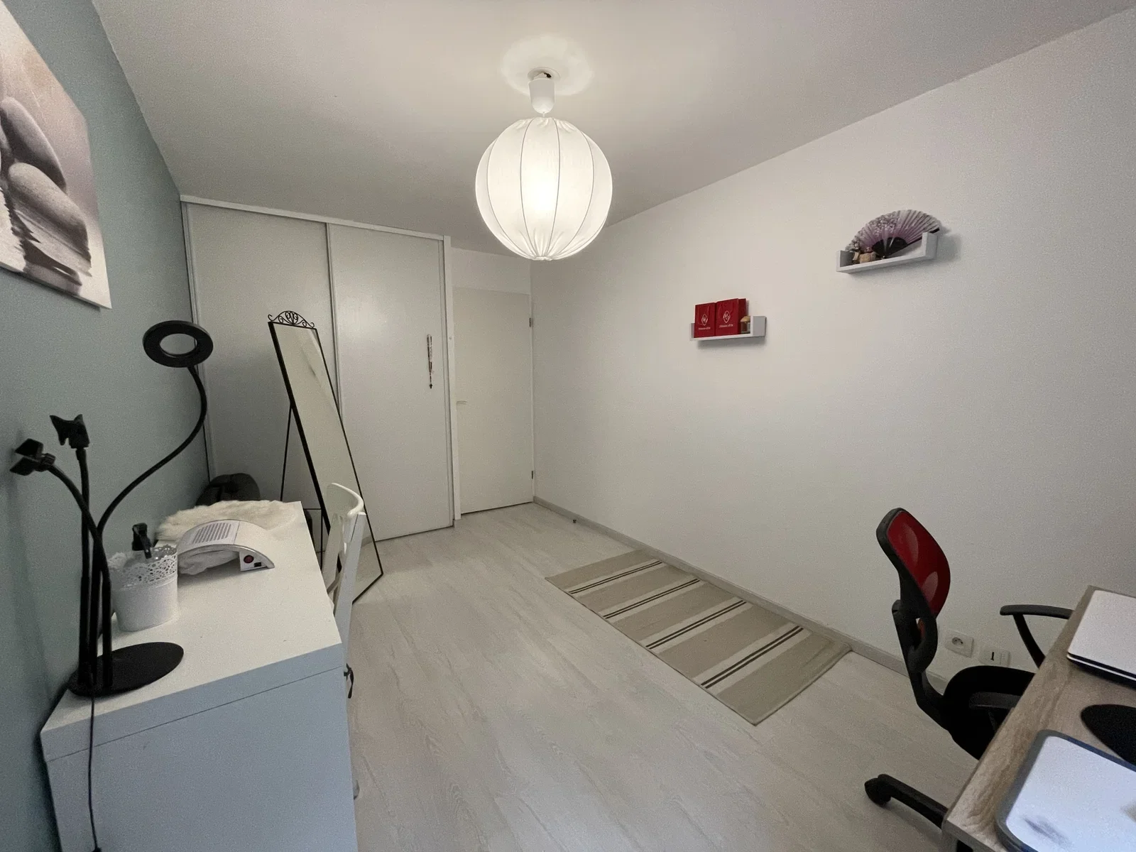 Room Avenue Pierre Bérégovoy in Magnanville