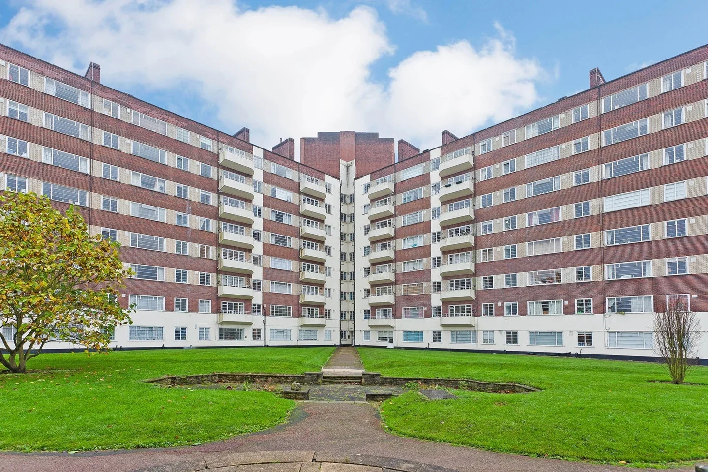 Flat Hornsey Lane in Greater London