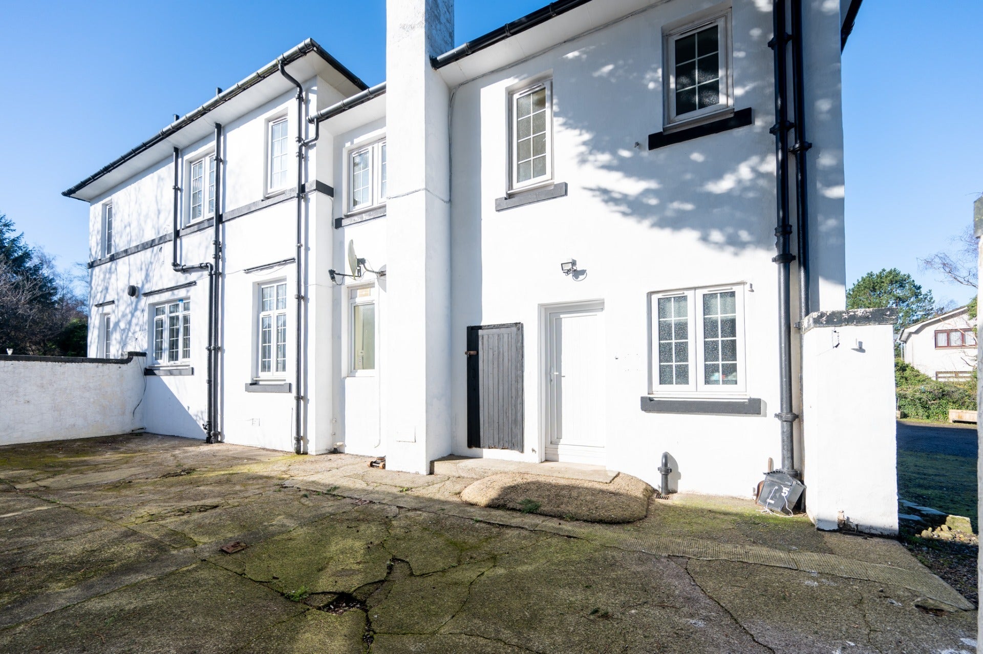 Flat Amochrie Road in Elderslie