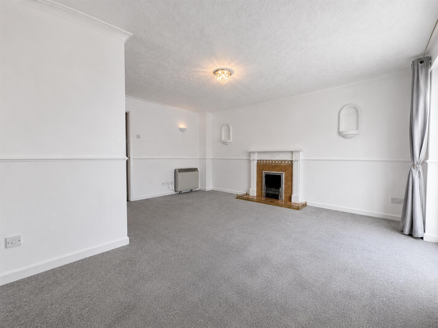 House Madison Close in Gosport