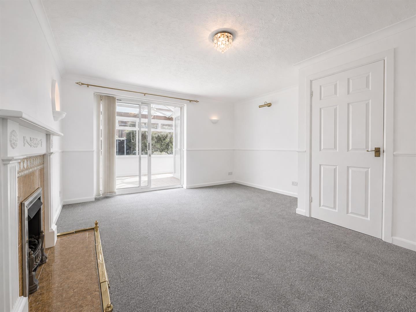 House Madison Close in Gosport
