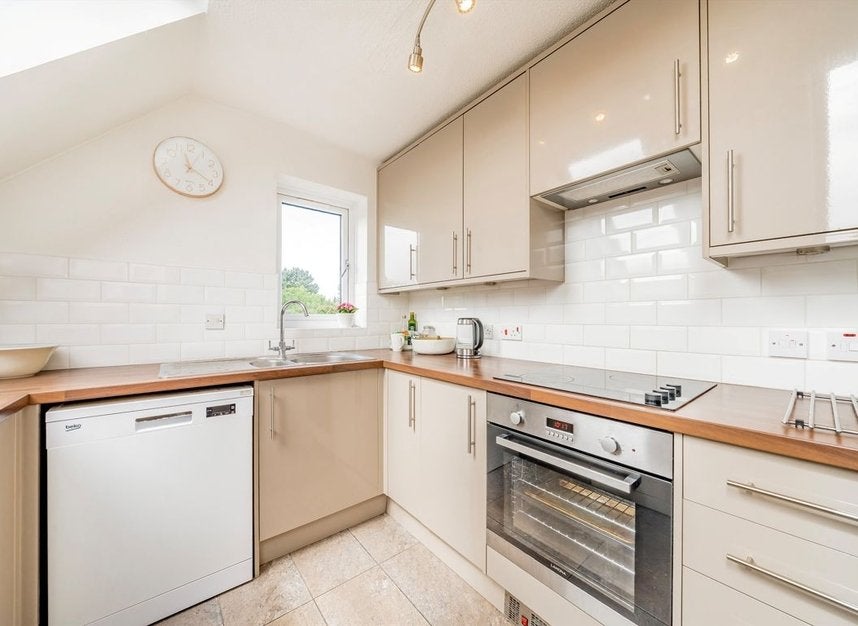 Flat Bywater Place in Greater London