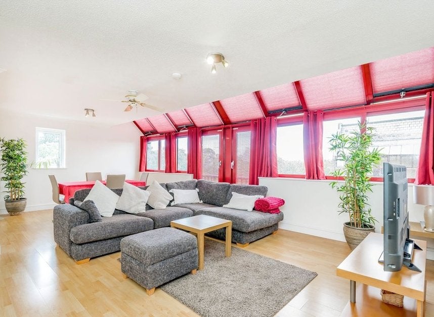 Flat Bywater Place in Greater London