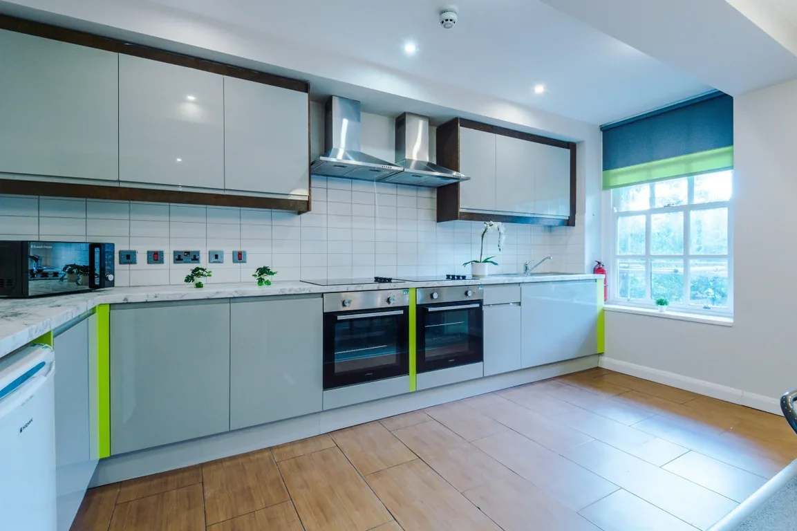 Flat Eskdale Terrace in Newcastle upon Tyne