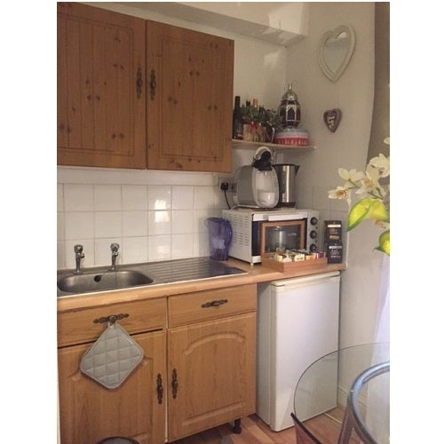 Flat Blagrove Road in London