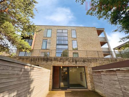 Flat Richard Foster Road in Cambridge