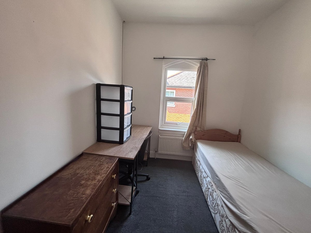 Room Military Road in Colchester