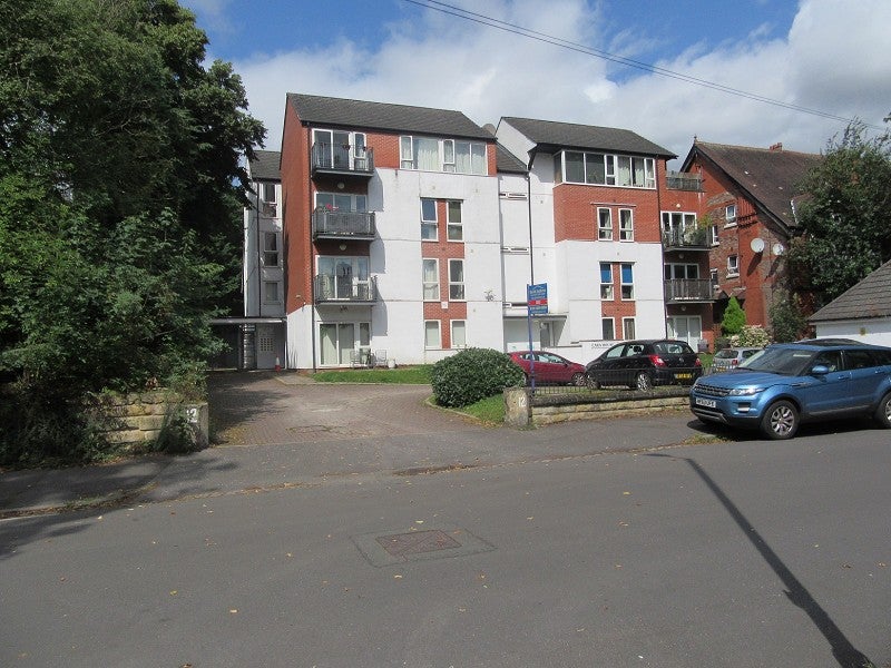 Flat Whalley Road in Manchester