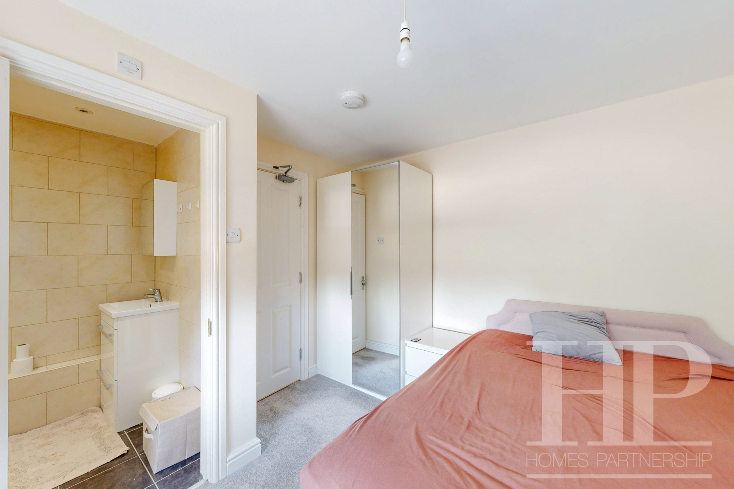 Room Friars Rookery in Crawley