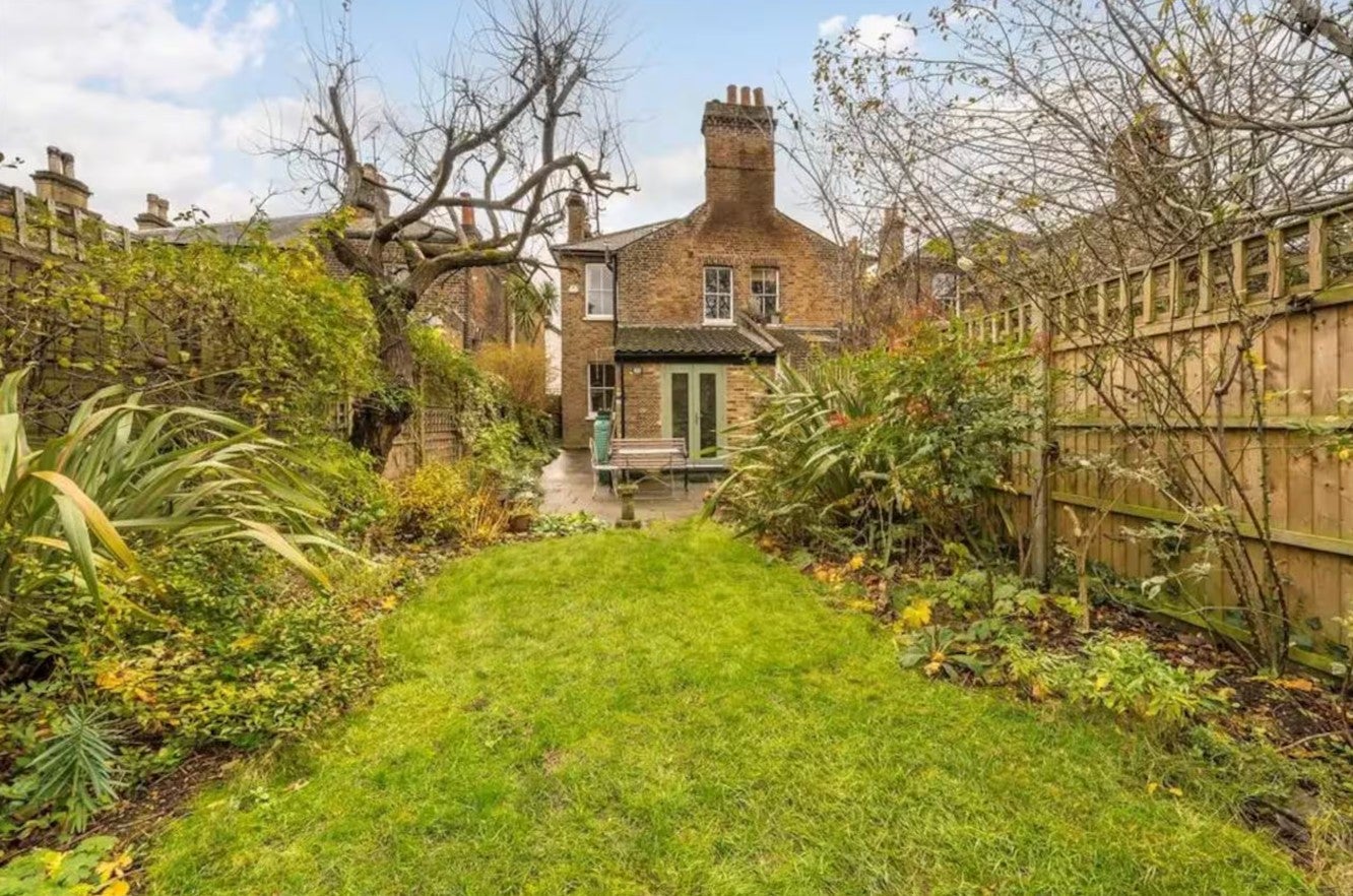 House Avenue Road in Greater London