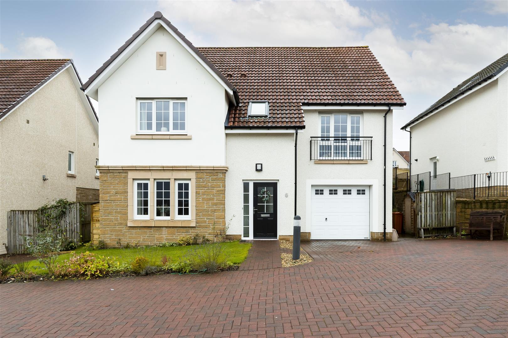 House Meadow View in Crookham Village