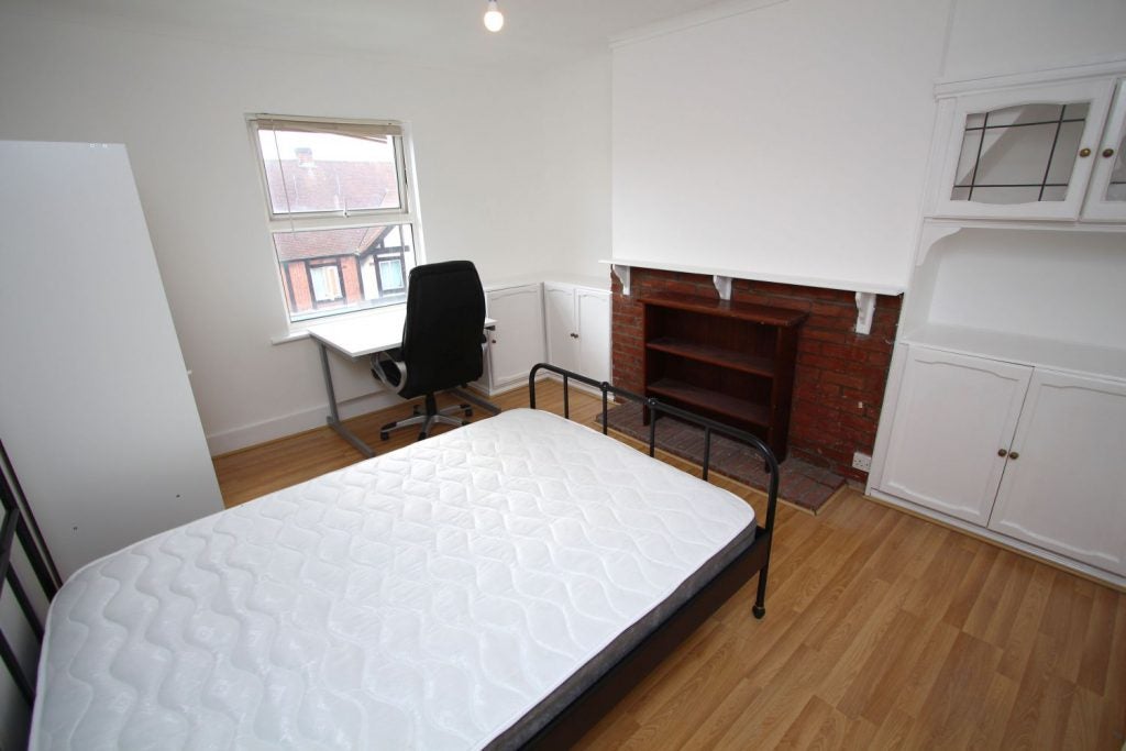 Room Surbiton Road in Greater London