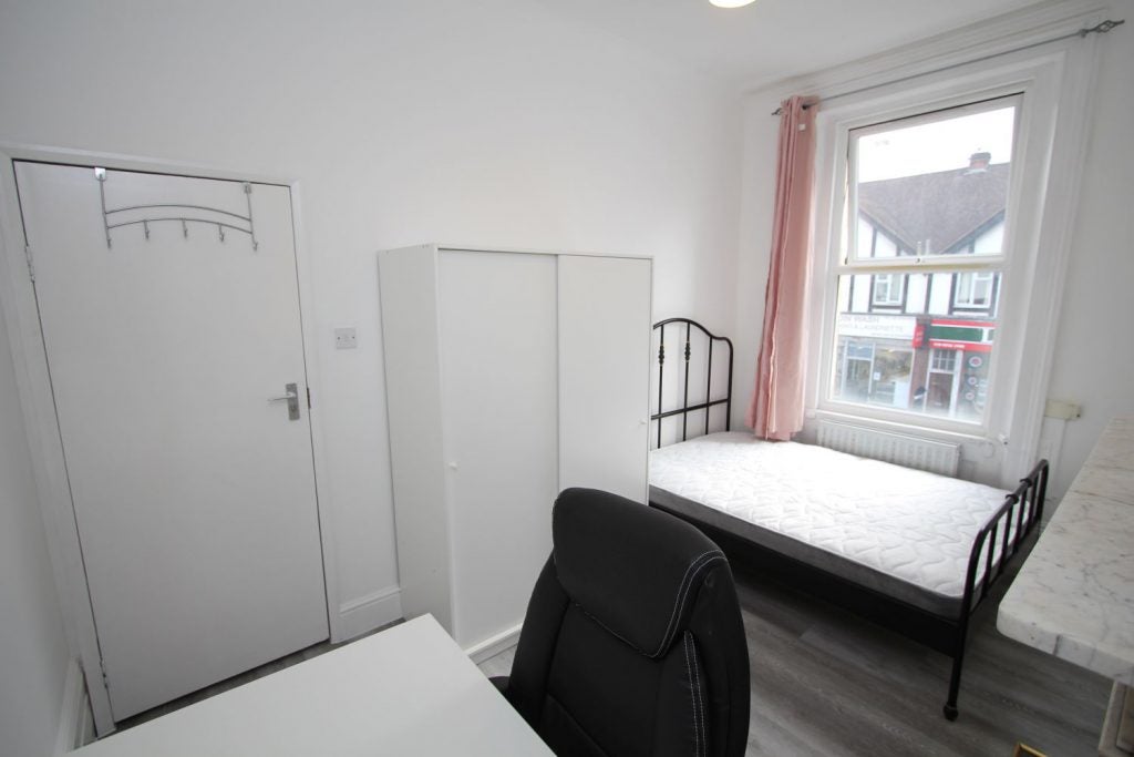 Room Surbiton Road in Greater London
