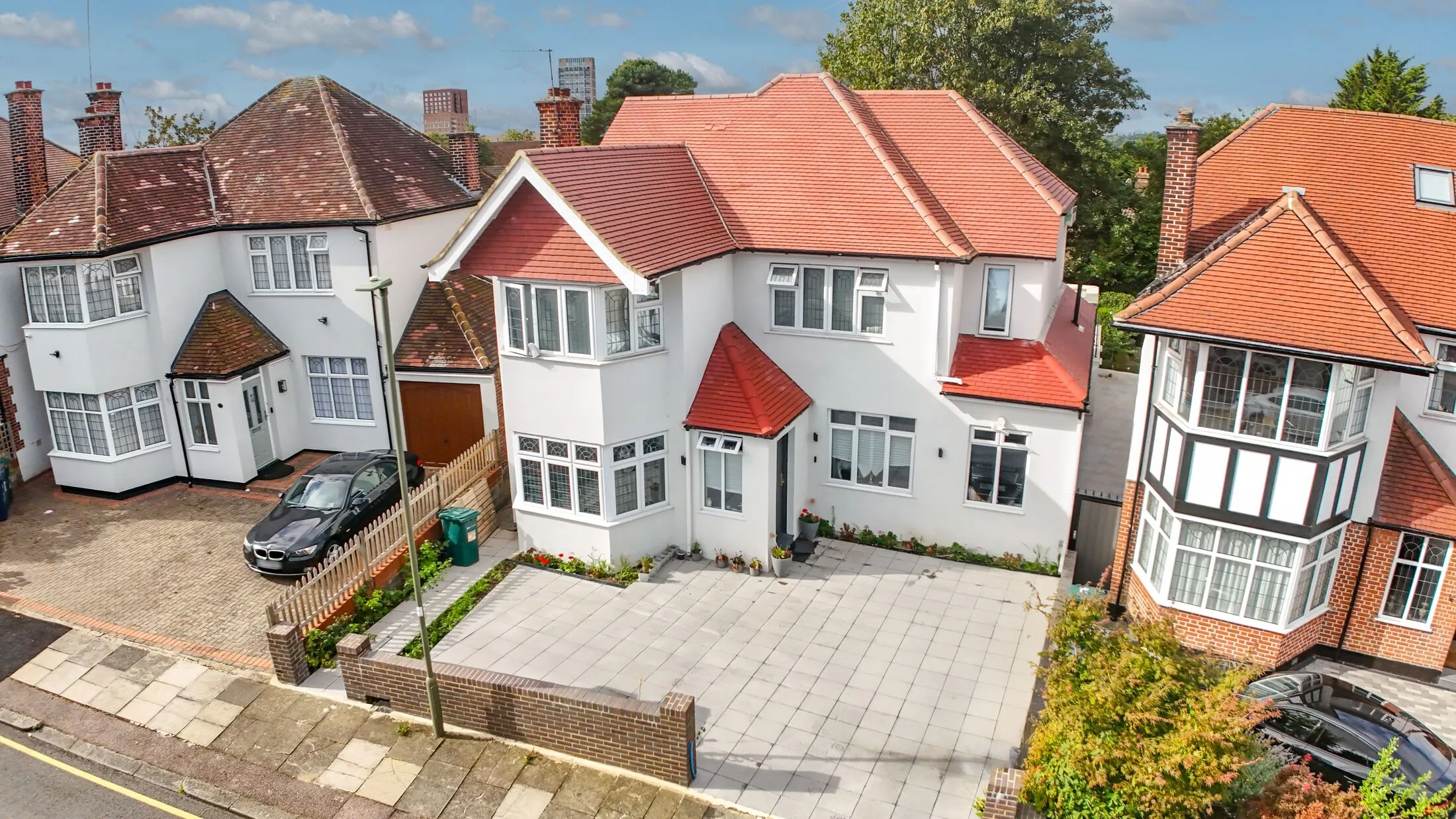 House Talbot Crescent in Greater London