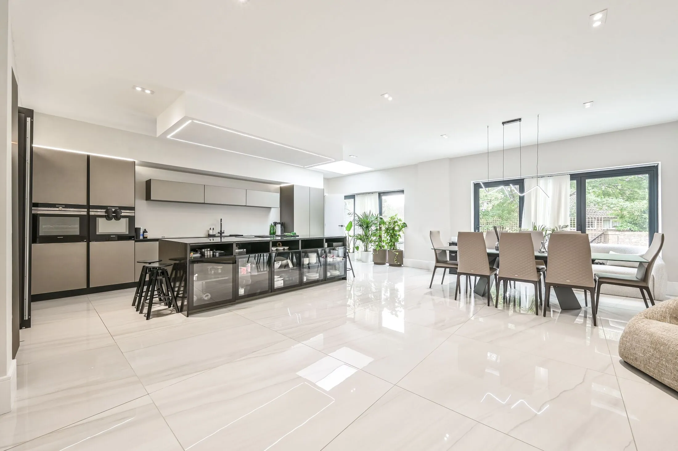 House Talbot Crescent in Greater London