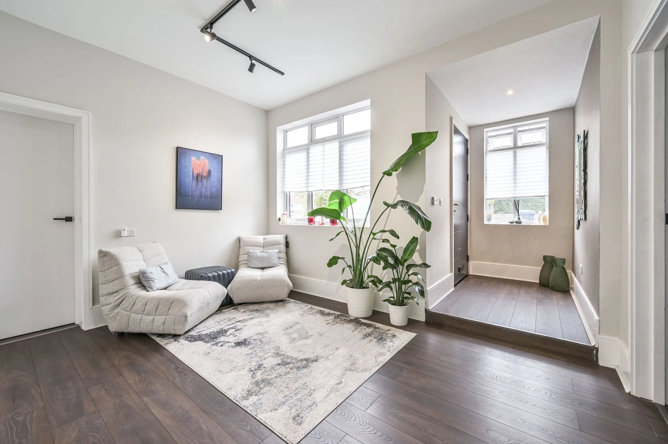 House Talbot Crescent in Greater London