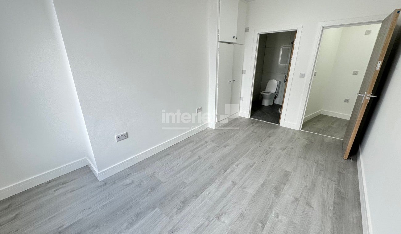 Flat Caxton Place in Newport