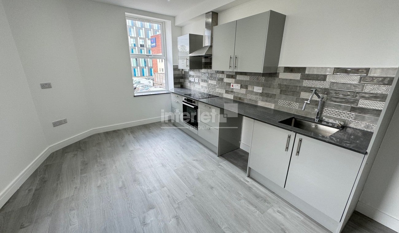 Flat Caxton Place in Newport