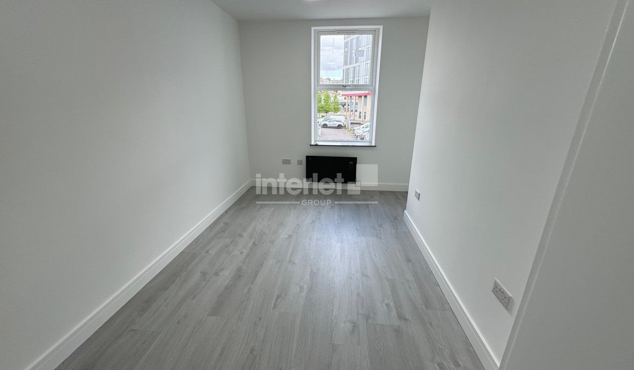 Flat Caxton Place in Newport