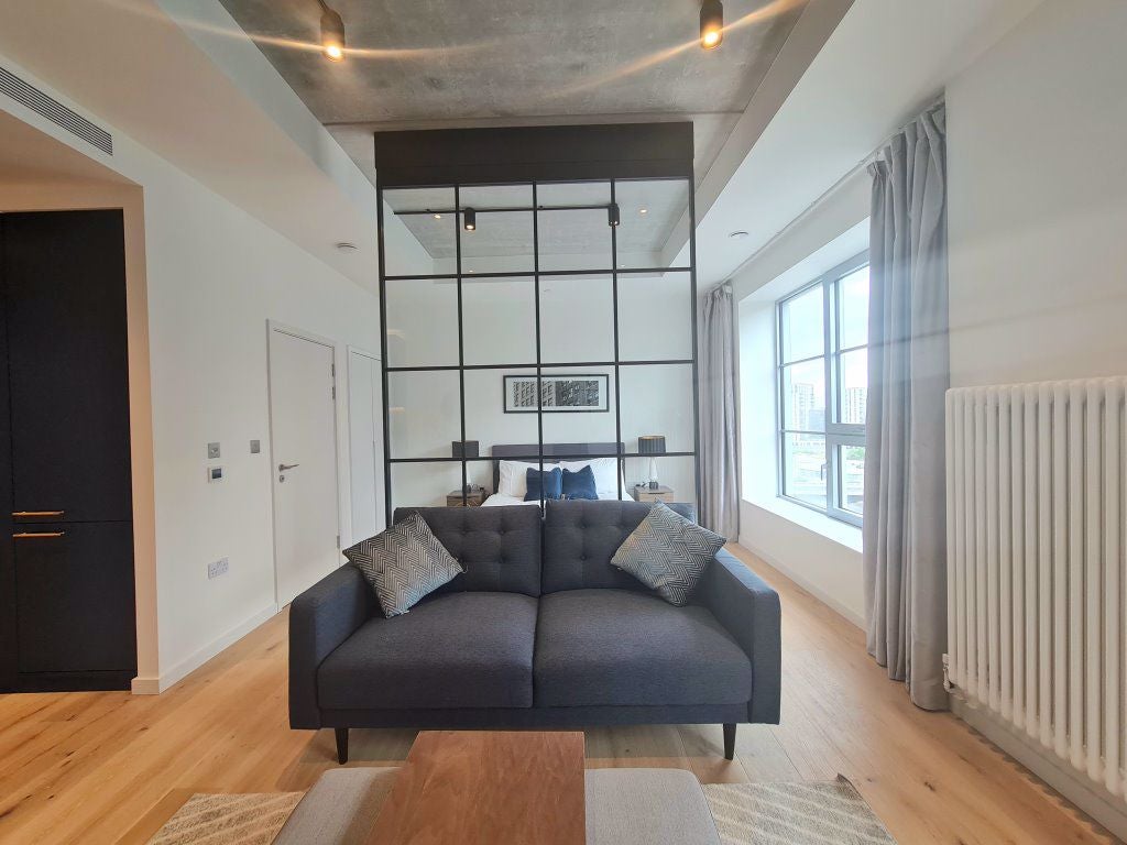Flat Orchard Place in Greater London