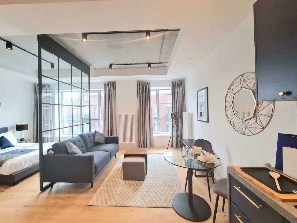 Flat Orchard Place in Greater London
