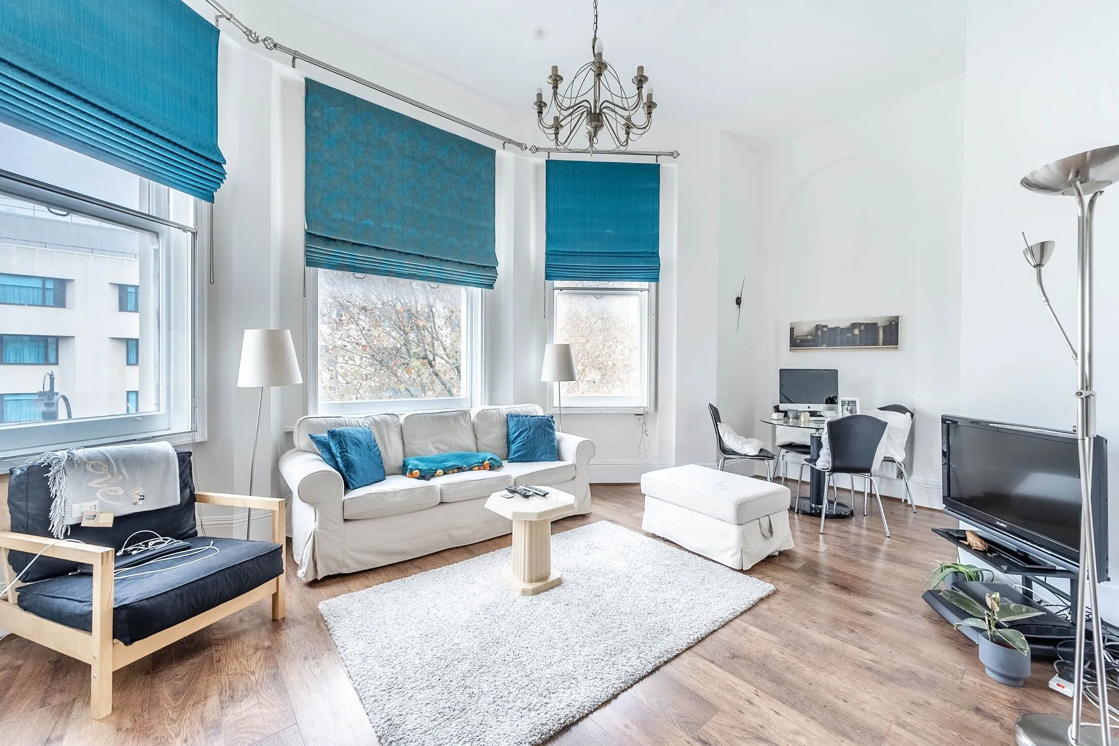 Flat Kenway Road in Greater London