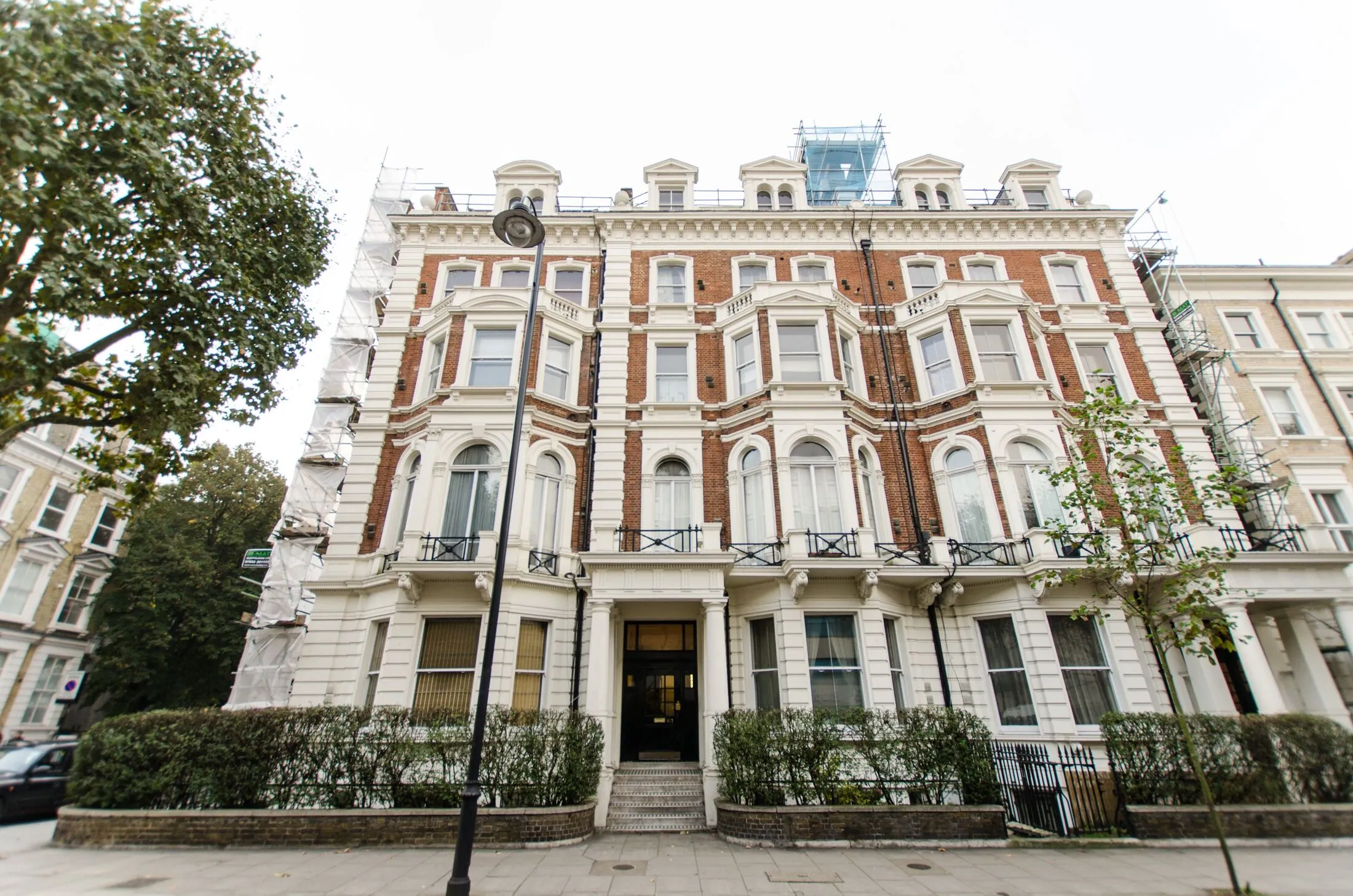 Flat Kenway Road in Greater London