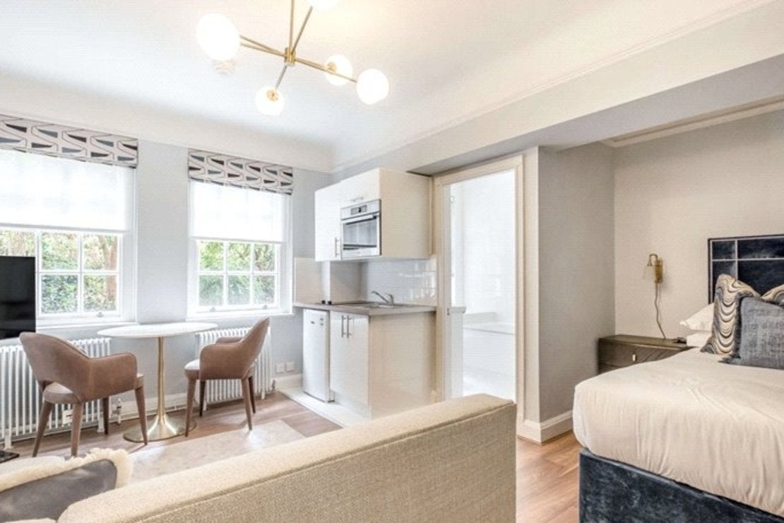 Flat Fulham Road in Greater London