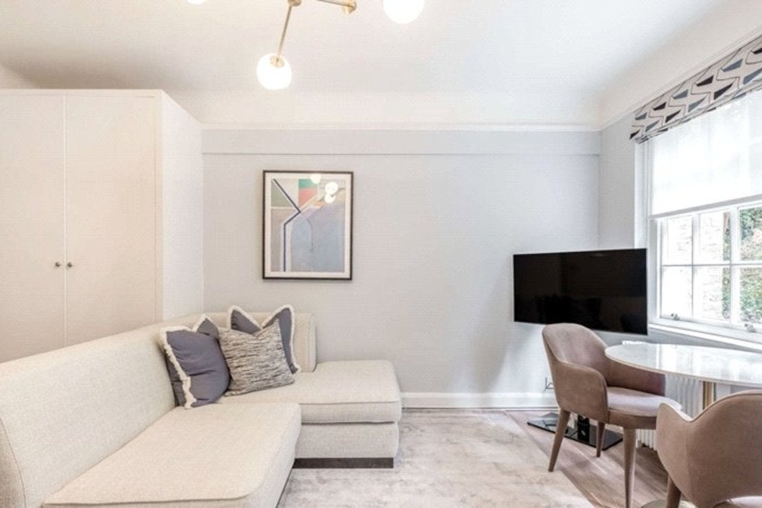 Flat Fulham Road in Greater London