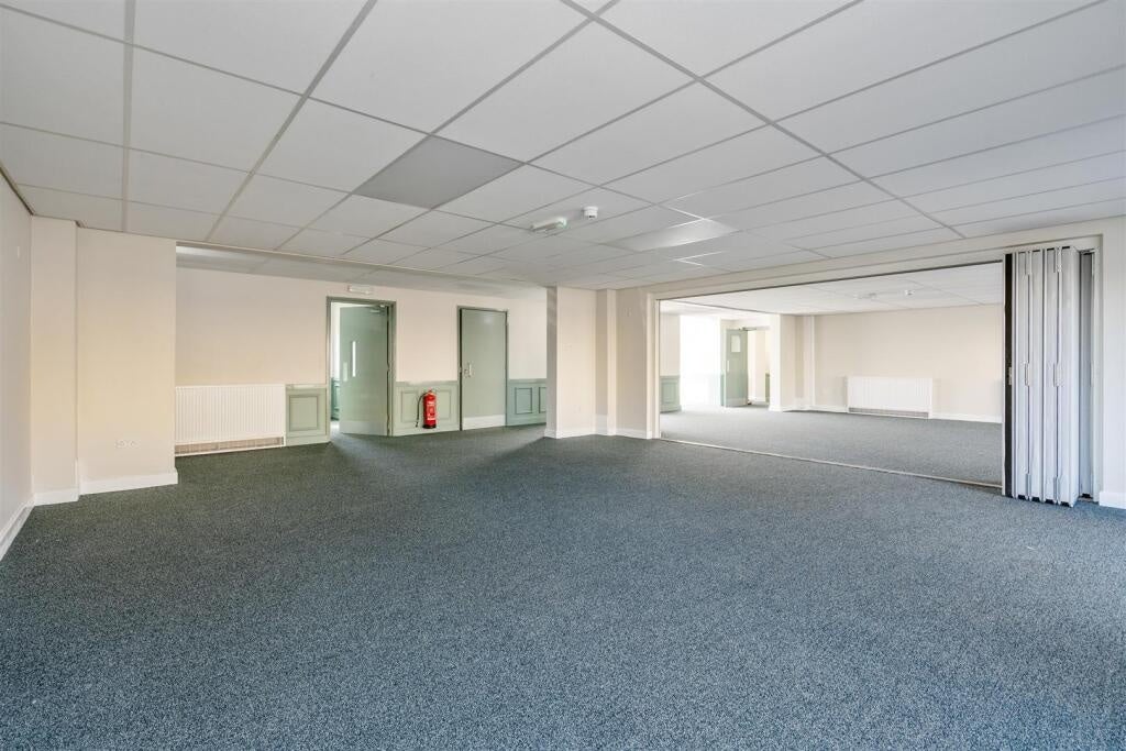 Flat Sedgley Road West in Sandwell